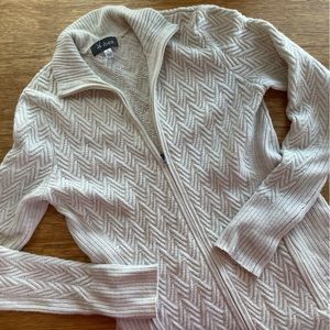 *24 hrs only!* Rare women’s Ibex cream zip up long sweater, small